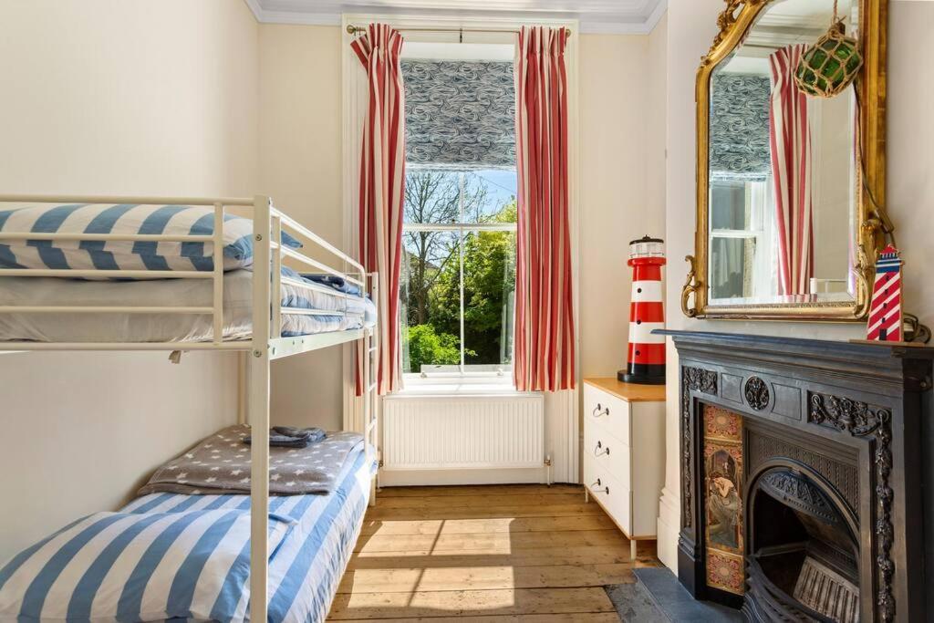 Апартаменти Luxurious Victorian, A Few Minutes From The Beach - Sleeps 2 Adults And Up To 3 Children St Leonards-on-Sea Екстер'єр фото