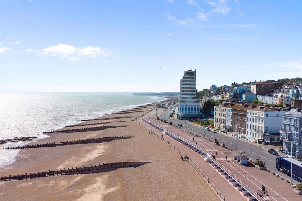 Апартаменти Luxurious Victorian, A Few Minutes From The Beach - Sleeps 2 Adults And Up To 3 Children St Leonards-on-Sea Екстер'єр фото