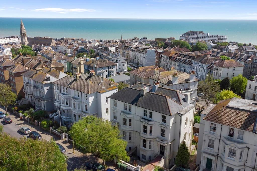 Апартаменти Luxurious Victorian, A Few Minutes From The Beach - Sleeps 2 Adults And Up To 3 Children St Leonards-on-Sea Екстер'єр фото