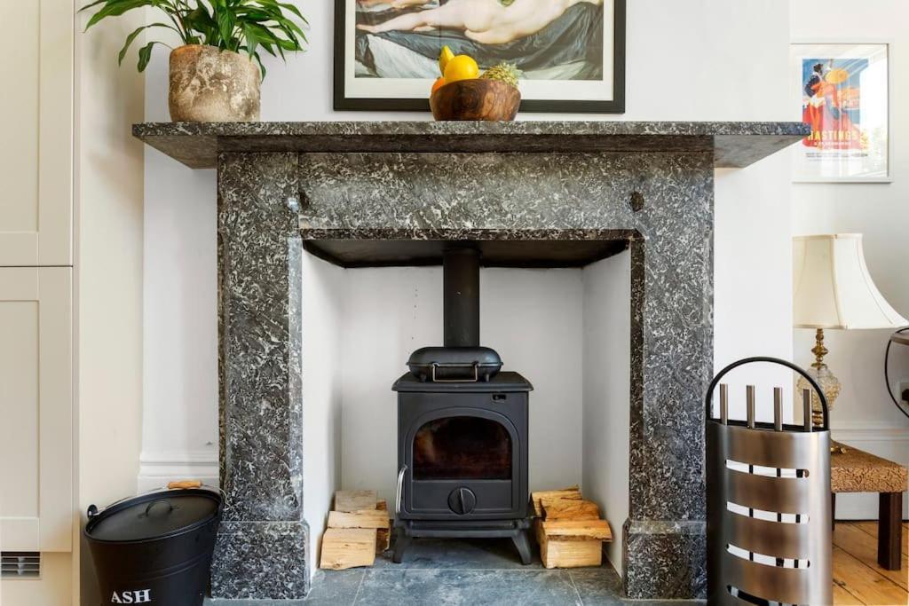Апартаменти Luxurious Victorian, A Few Minutes From The Beach - Sleeps 2 Adults And Up To 3 Children St Leonards-on-Sea Екстер'єр фото
